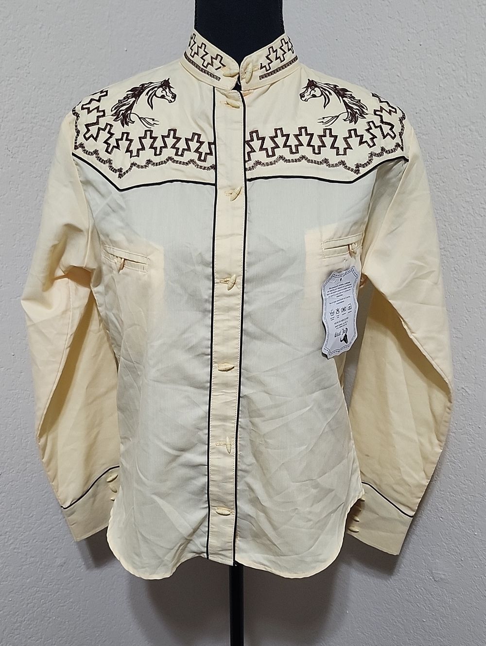NWT West Tex Vintage Style Cream Embroidered Western Shirt Horse & Aztec Sz M